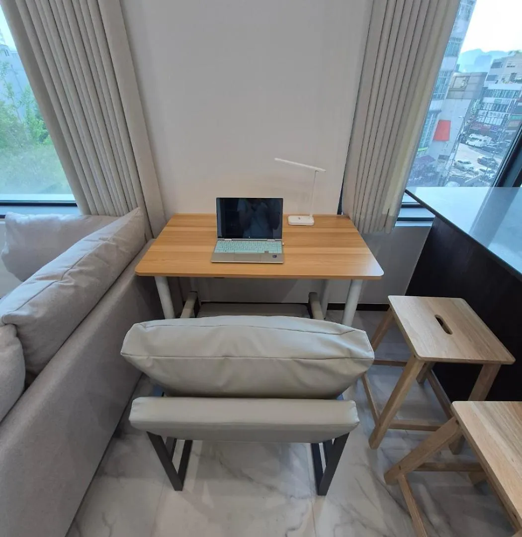 Comfortable House, New Building, Dongdaemun History & Culture Park Station Seul