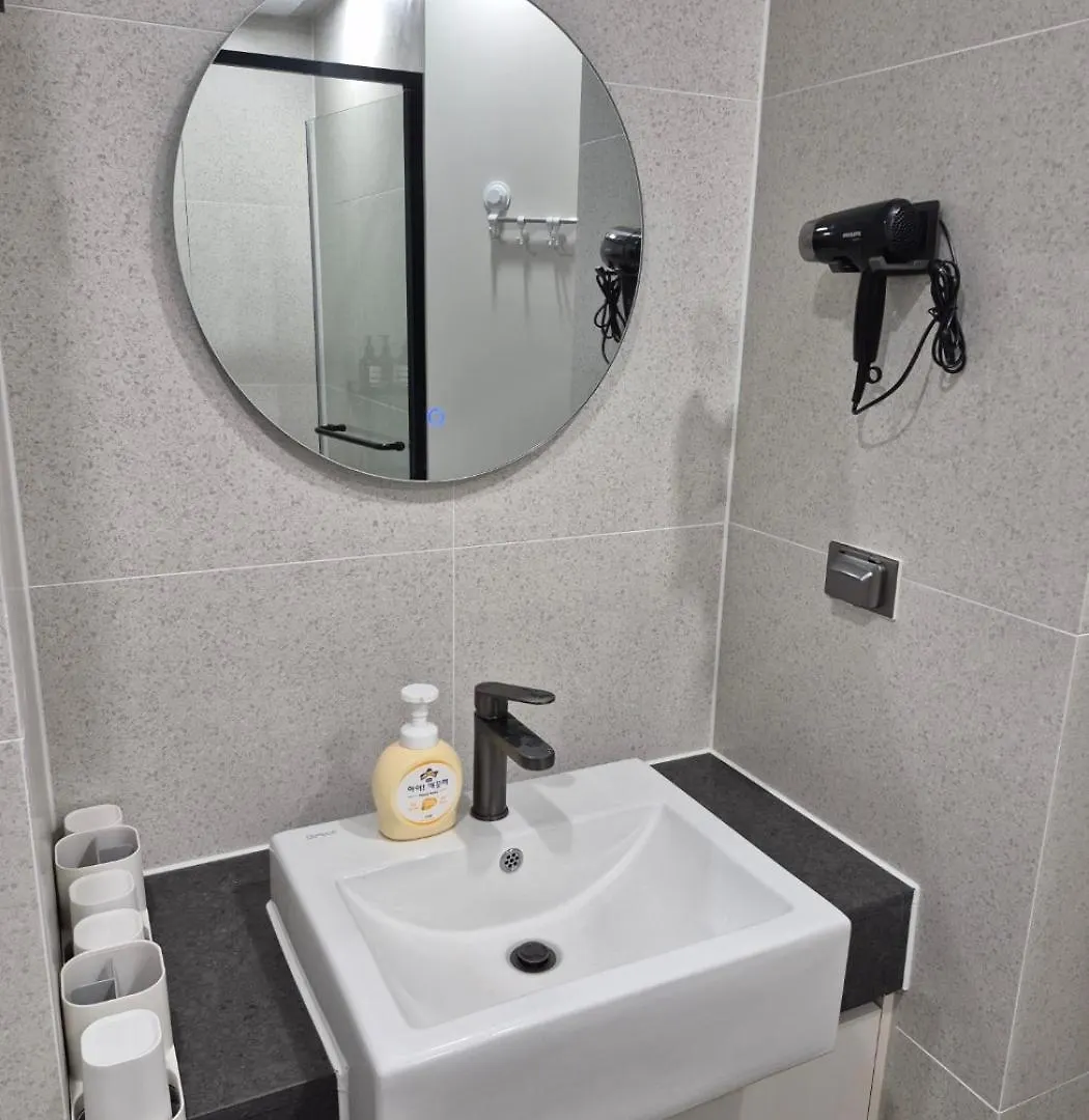 Comfortable House, New Building, Dongdaemun History & Culture Park Station Seul Corea del Sud